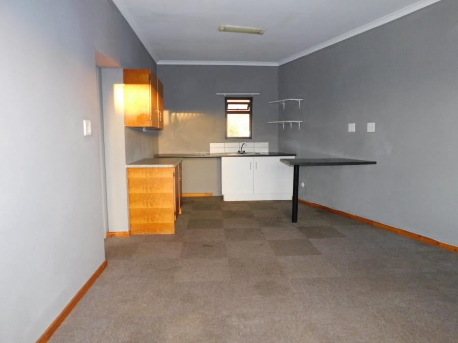 6 Bedroom Property for Sale in Dobson Western Cape